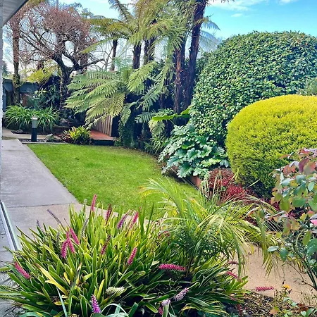 Home With Spa, Sauna, Garden In Prime Location