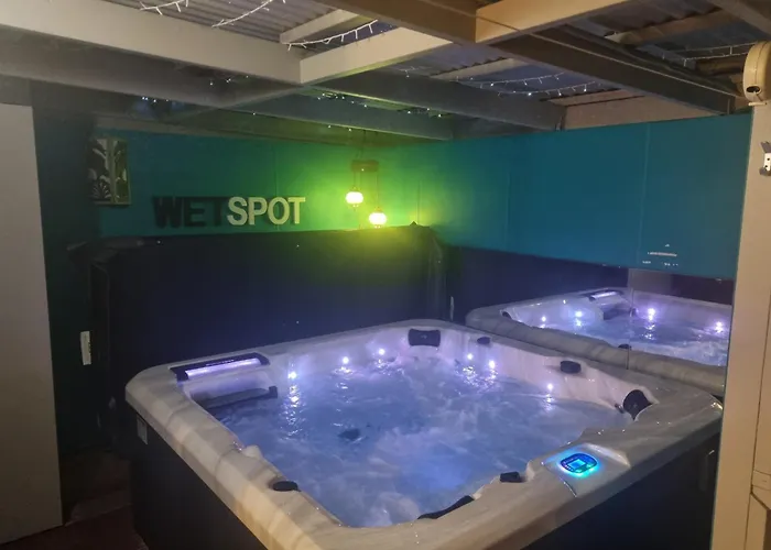 With Spa, Sauna, Garden In Prime Location *