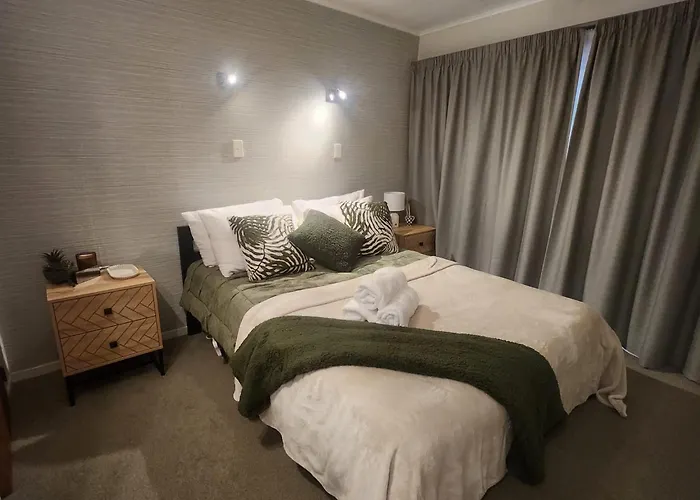 With Spa, Sauna, Garden In Prime Location *