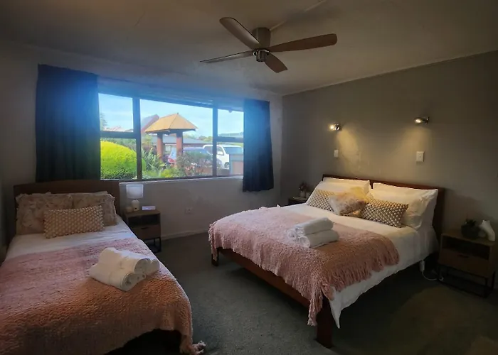 With Spa, Sauna, Garden In Prime Location Rotorua
