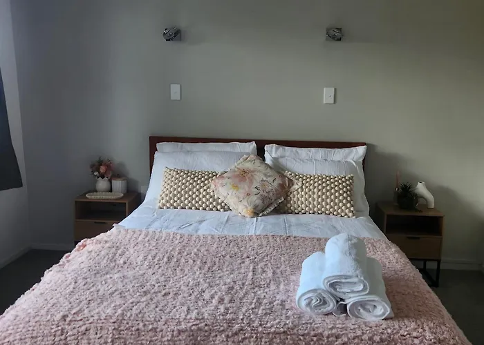 With Spa, Sauna, Garden In Prime Location Rotorua