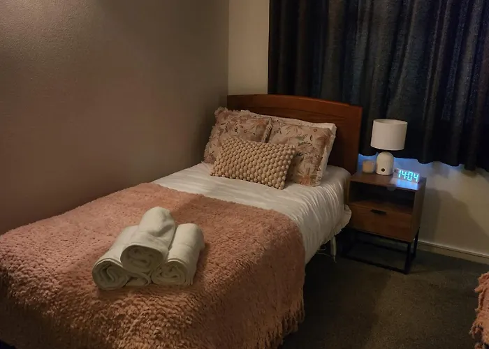 With Spa, Sauna, Garden In Prime Location Rotorua